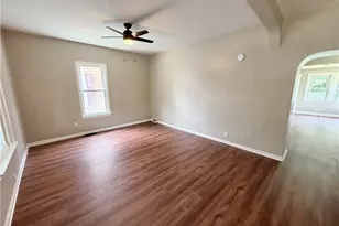 422 Glen Ave, Ellwood City, PA 16117 - Photo 5