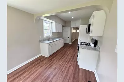 422 Glen Ave #1, Ellwood City, PA 16117 - Photo 9