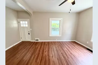 422 Glen Ave #1, Ellwood City, PA 16117 - Photo 3