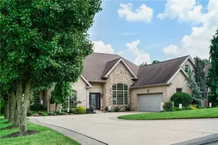 472 Spruce Ln, Houston, PA 15342 - Photo 3