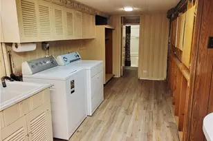 616 Maple St, Jeannette, PA 15644 - Photo 25