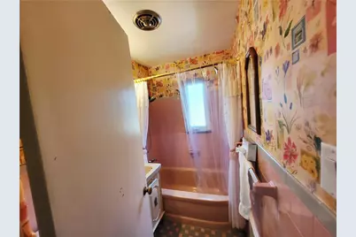 616 Maple Street, Jeannette, PA 15644 - Photo 19