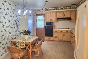 616 Maple St, Jeannette, PA 15644 - Photo 13