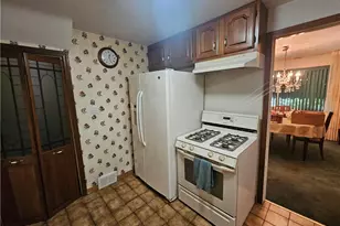 1329 Stanley Dr, Pittsburgh, PA 15147 - Photo 11