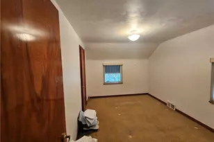 1329 Stanley Dr, Pittsburgh, PA 15147 - Photo 17