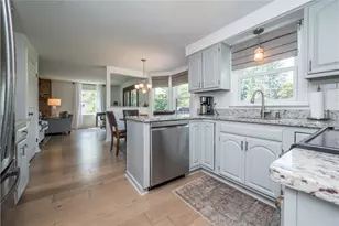 5 Windsor Ct, Scott Township, PA 15220 - Photo 9