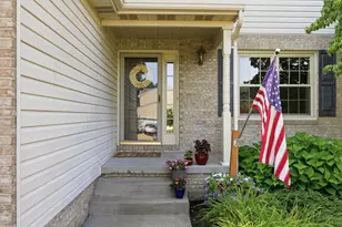 1611 Norman Dr, Pittsburgh, PA 15143 - Photo 5