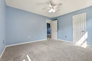 1611 Norman Dr, Pittsburgh, PA 15143 - Photo 31