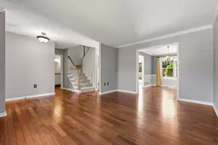 1611 Norman Dr, Pittsburgh, PA 15143 - Photo 9