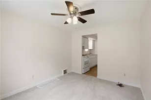 124 MacFarlane Dr, Pittsburgh, PA 15235 - Photo 5