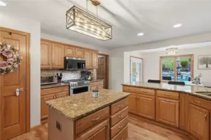 1066 Nottingham Ct, North Huntingdon, PA 15642 - Photo 5