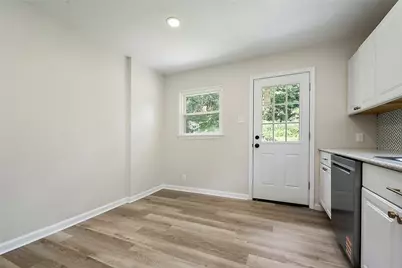 7957 Aber Rd, Pittsburgh, PA 15147 - Photo 9