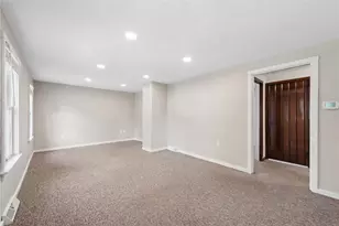 1676 E Laurel Cir, Mount Pleasant Township, PA 15666 - Photo 5