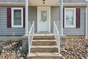 1676 E Laurel Cir, Mount Pleasant Township, PA 15666 - Photo 3