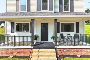 1346 Keim St, Moon/Crescent Twp, PA 15046 - Photo 3