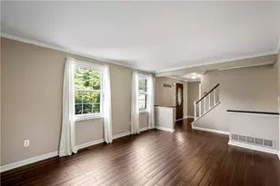 732 Thornwick Dr, Pittsburgh, PA 15243 - Photo 5
