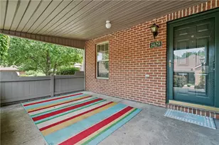 1429 Greenbriar Ct, South Park, PA 15129 - Photo 3