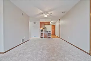 1429 Greenbriar Ct, South Park, PA 15129 - Photo 7