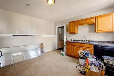 2332 Eccles St, Pittsburgh, PA 15210 - Photo 11