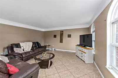 232 Carriage Blvd, Pittsburgh, PA 15239 - Photo 9