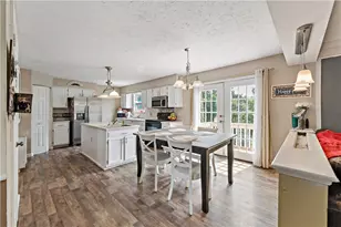 232 Carriage Blvd, Pittsburgh, PA 15239 - Photo 7