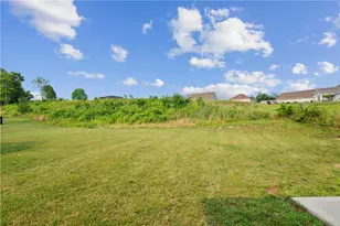 312 Gleneagles Dr, Center Township, PA 16001 - Photo 37