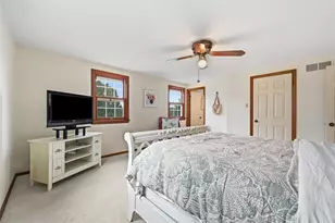 10062 Oakridge Dr, Pittsburgh, PA 15090 - Photo 19