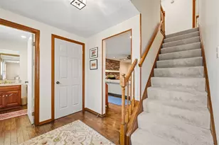 10062 Oakridge Dr, Pittsburgh, PA 15090 - Photo 3