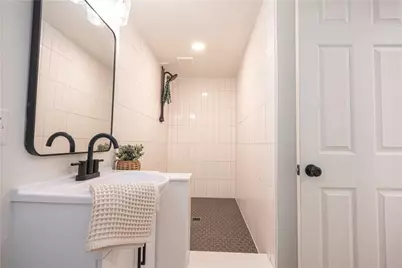 1040 Summit Dr, Greensburg, PA 15601 - Photo 15