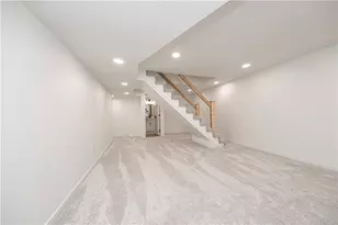 1040 Summit Dr, Greensburg, PA 15601 - Photo 19