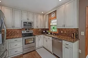 638 Knoll Ln, Upper Burrell, PA 15613 - Photo 9