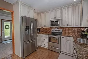 638 Knoll Ln, Upper Burrell, PA 15613 - Photo 5