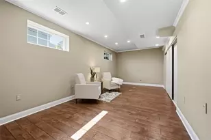 202 W Vanderbilt Dr, Adams Township, PA 16046 - Photo 21