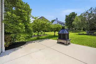 202 W Vanderbilt Dr, Adams Township, PA 16046 - Photo 23