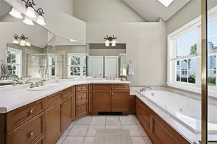 202 W Vanderbilt Dr, Adams Township, PA 16046 - Photo 15