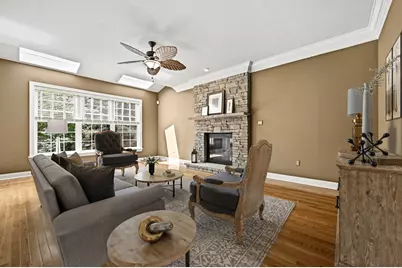 202 W Vanderbilt Drive, Adams Township, PA 16046 - Photo 9