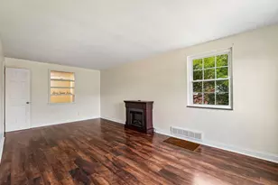 8055 Remington Dr, Pittsburgh, PA 15237 - Photo 3