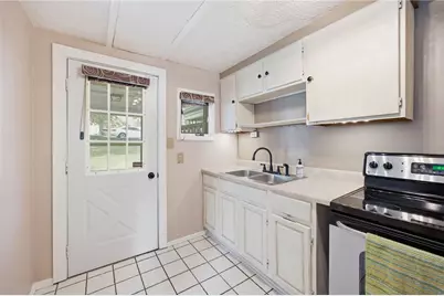 321 Cedar St, Jeannette, PA 15644 - Photo 9