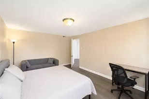 5846 Bartlett St, Pittsburgh, PA 15217 - Photo 3