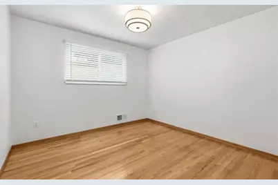 1260 Delfield Dr, Bethel Park, PA 15102 - Photo 27