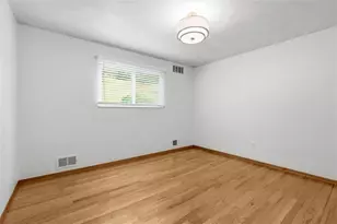1260 Delfield Dr, Bethel Park, PA 15102 - Photo 31