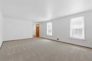 1260 Delfield Dr, Bethel Park, PA 15102 - Photo 9