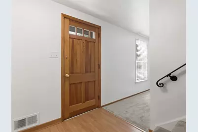 1260 Delfield Dr, Bethel Park, PA 15102 - Photo 5