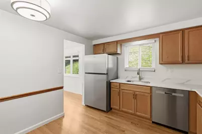 1260 Delfield Dr, Bethel Park, PA 15102 - Photo 15