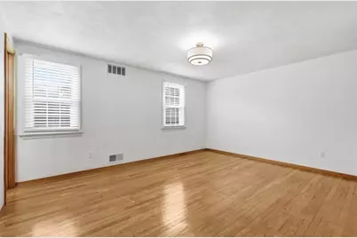 1260 Delfield Dr, Bethel Park, PA 15102 - Photo 23