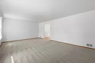 1260 Delfield Dr, Bethel Park, PA 15102 - Photo 7