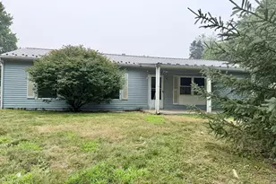 146 Edgewood Cir, Industry, PA 15052 - Photo 3