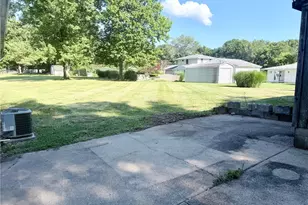 146 Edgewood Cir, Industry, PA 15052 - Photo 27