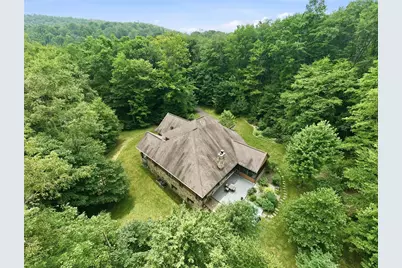 302 Pheasant Run Lane, Seven Springs, PA 15622 - Photo 5