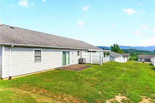 8 Amy Lyne Dr, Smithfield, PA 15478 - Photo 5